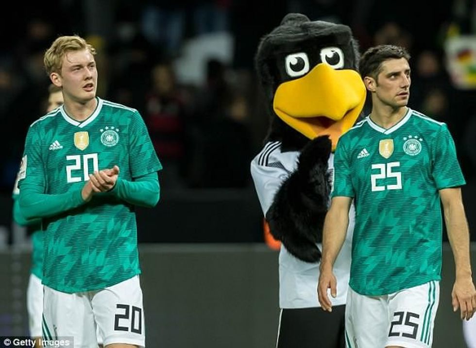 4CC34DFF00000578 5759825 image a 8 1527711126543