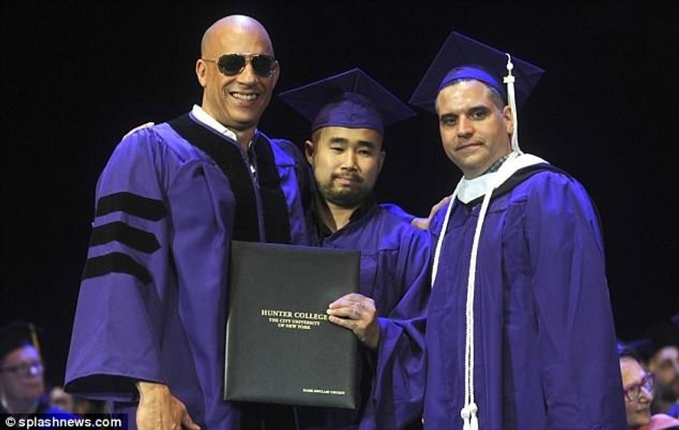 4CC9F91700000578 0 image m 52 1527799527769