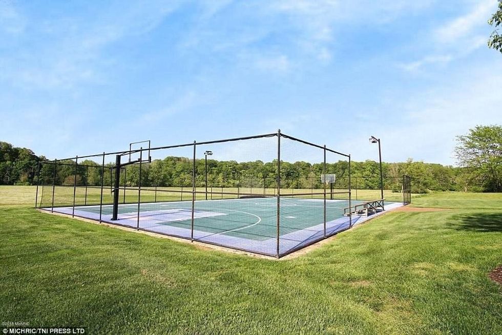 4D77635F00000578 5868469 image a 44 1529556851419