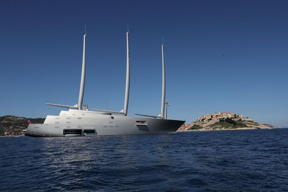 4DB18C4E00000578 0 image a 11 1530128881669