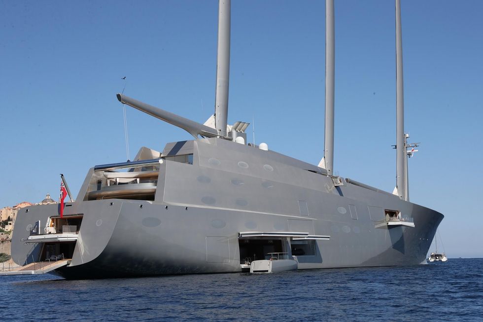 4DB18DA900000578 0 image a 15 1530129777580