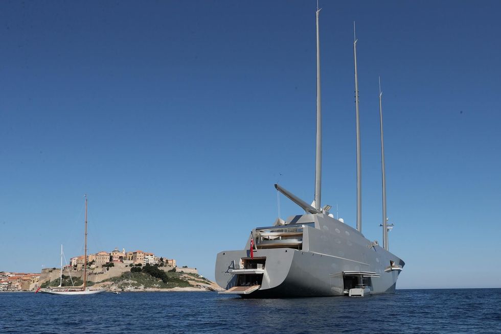 4DB18FA100000578 0 image a 1 1530127122526