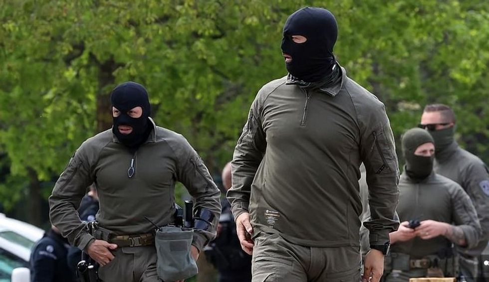 5 2