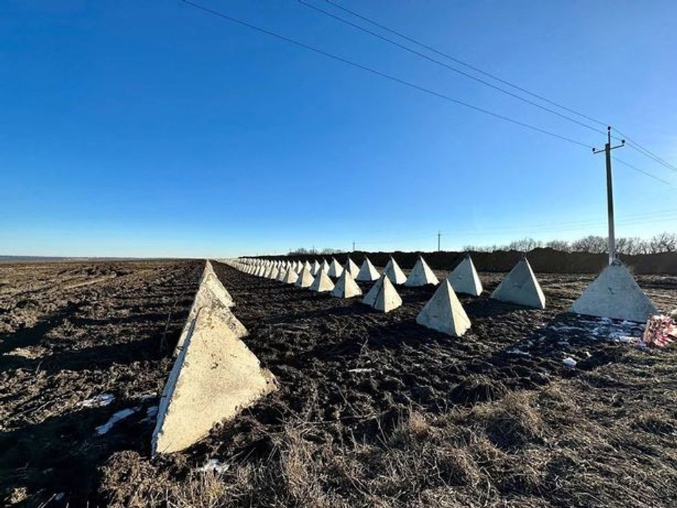 5 PAY Fortification lines Russia 4 east2west news