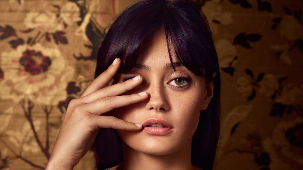 5048819 actress brown eyes celebrity ella purnell face girl purple hair woman