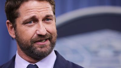 2018/10/GerardButler.jpg