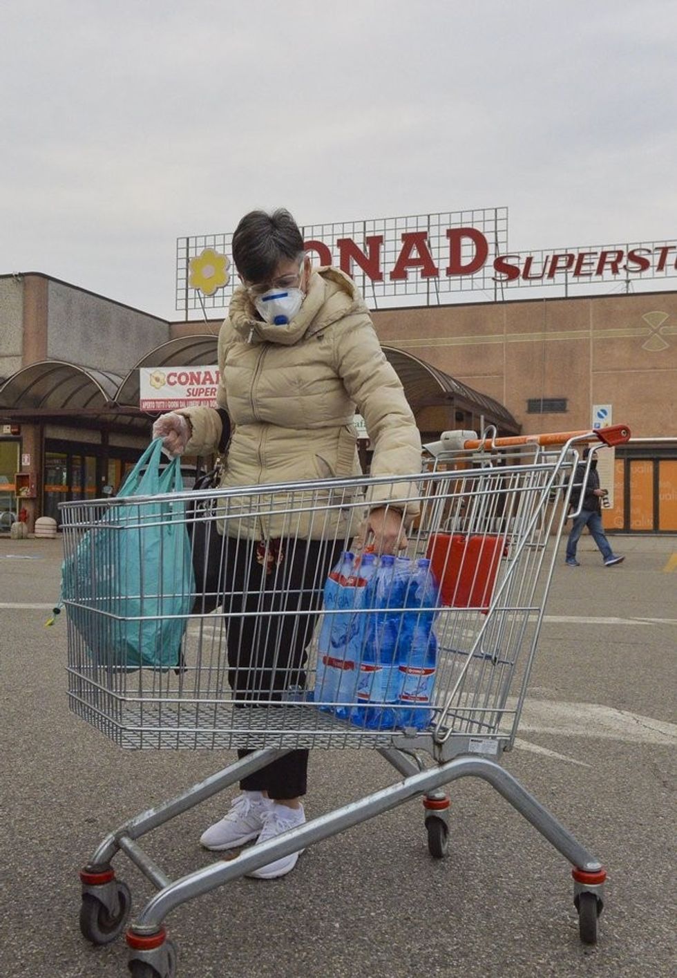 5070258 Coronavirus in Italy milano 7