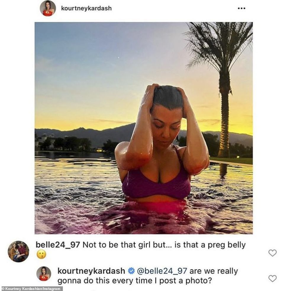 51205827 10616535 Get with it Kourtney previously snapped back at a rude fan in De a 7 1647420288839