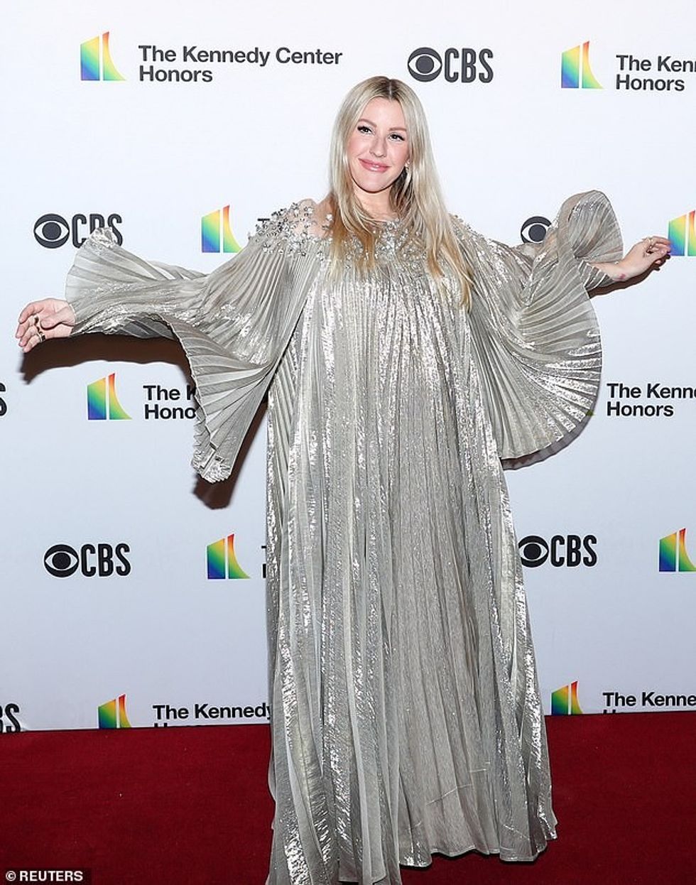 51382935 10282249 Shining Goulding appeared to be having a blast as she twirled ar a 25 1638836757919