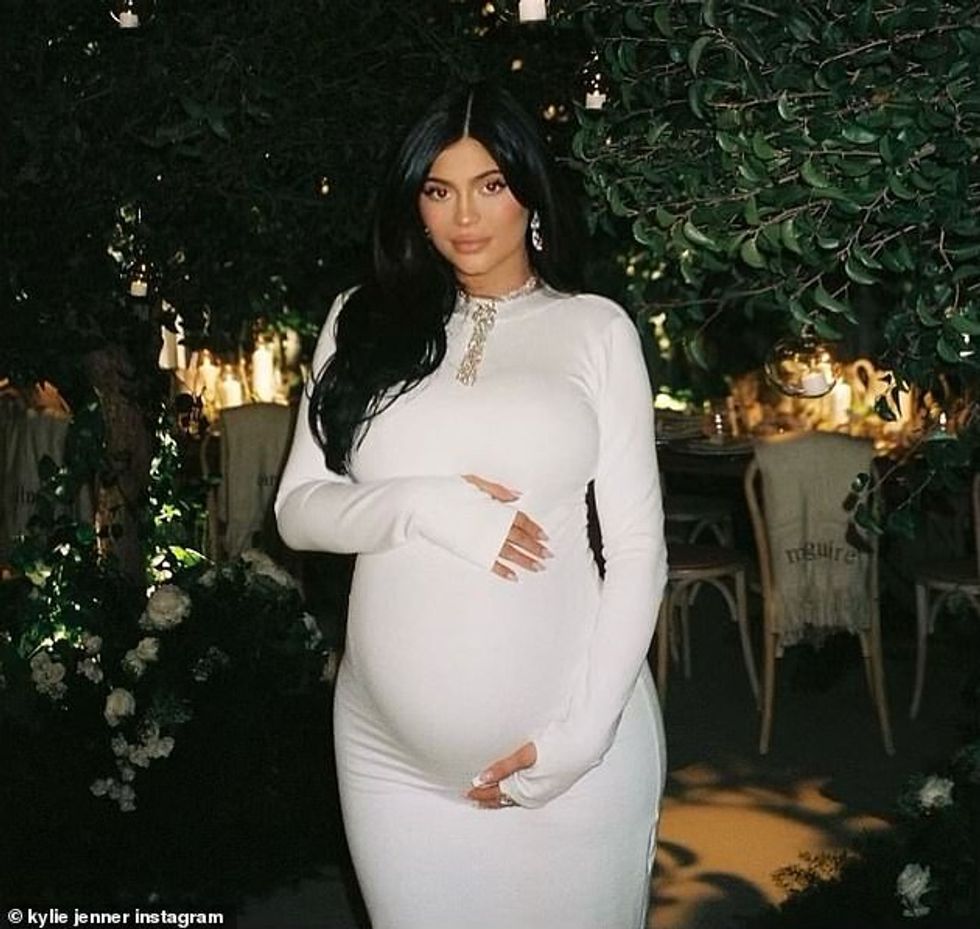 52943849 10699523 Mom of two Kylie seen during her baby shower which took place in m 62 1649415055996