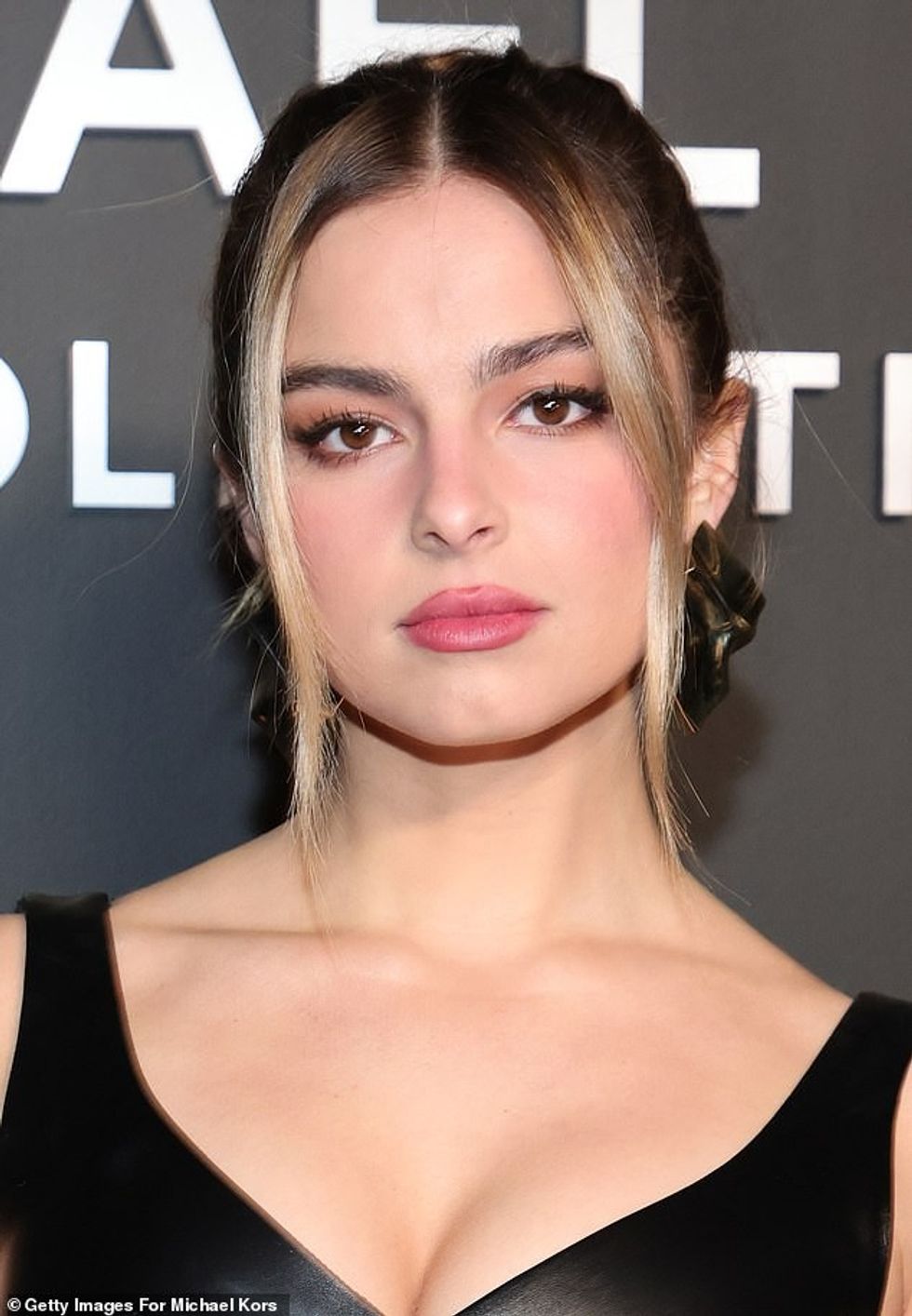 54260231 10518475 image m 10 1645003591414