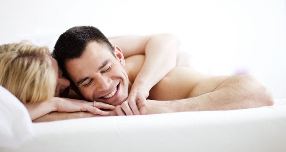 54ebe0f4ed780 01 couple bed together csdkot xl