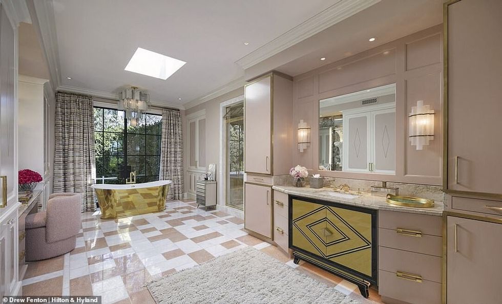 55562769 10631593 image a 24 1647734797030