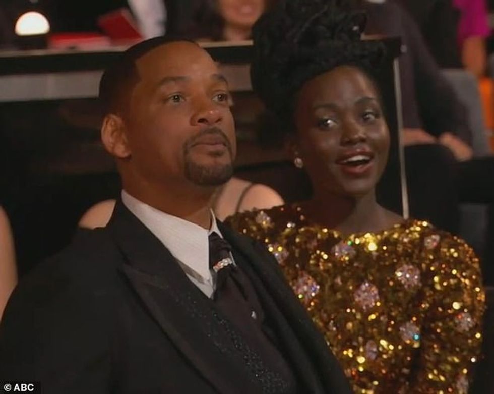 55897595 10662513 After smacking Rock a now visibly fuming Smith returned to his s a 14 1648534856852