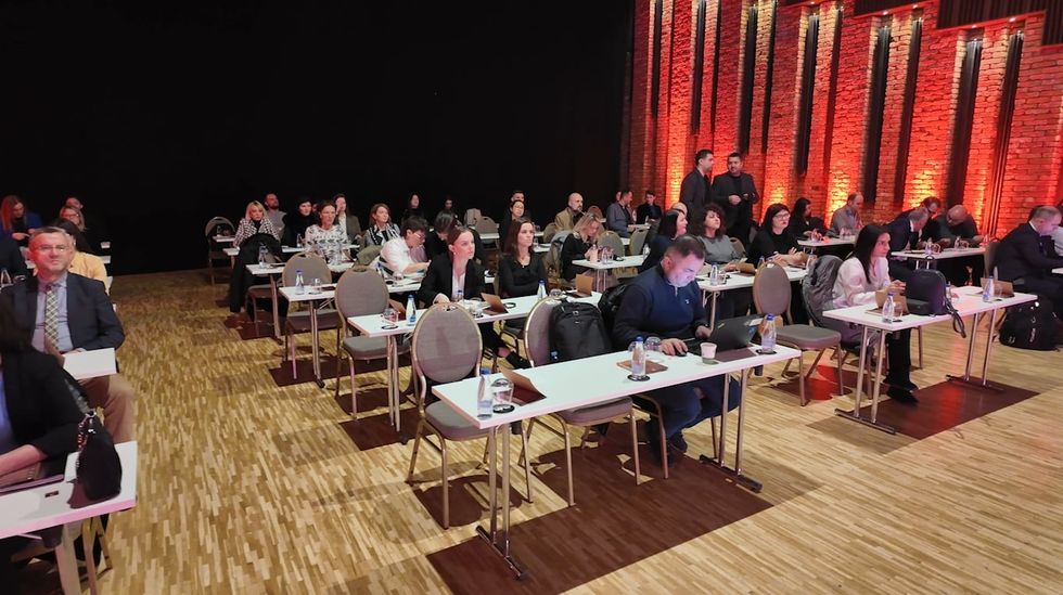 55a9e41d cb52 4eae 857b e9bdca3e8252