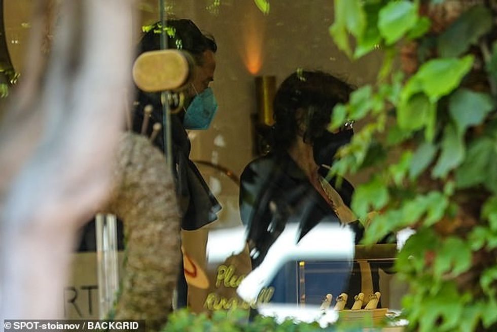 56070213 10674107 image a 131 1648761653186