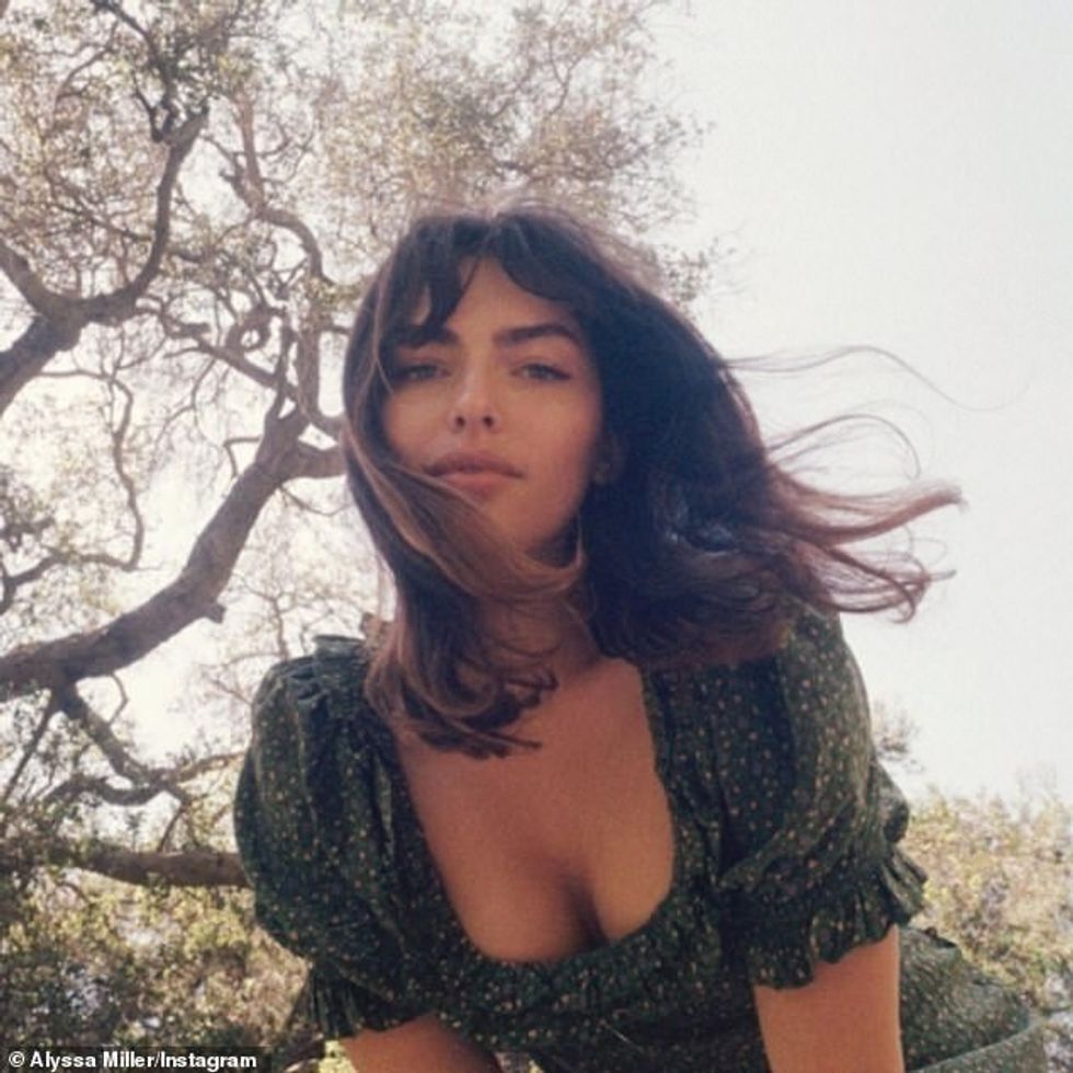 56103493 10688971 Dating history Alyssa who has modelled for Vogue and Sports Illu a 47 1649181228684