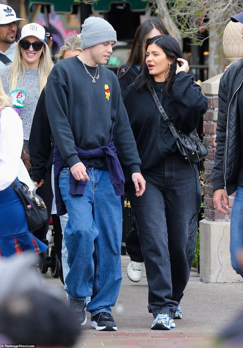 56209467 10684843 So rare This is a rare sighting for the couple who have stayed u a 114 1649091362287