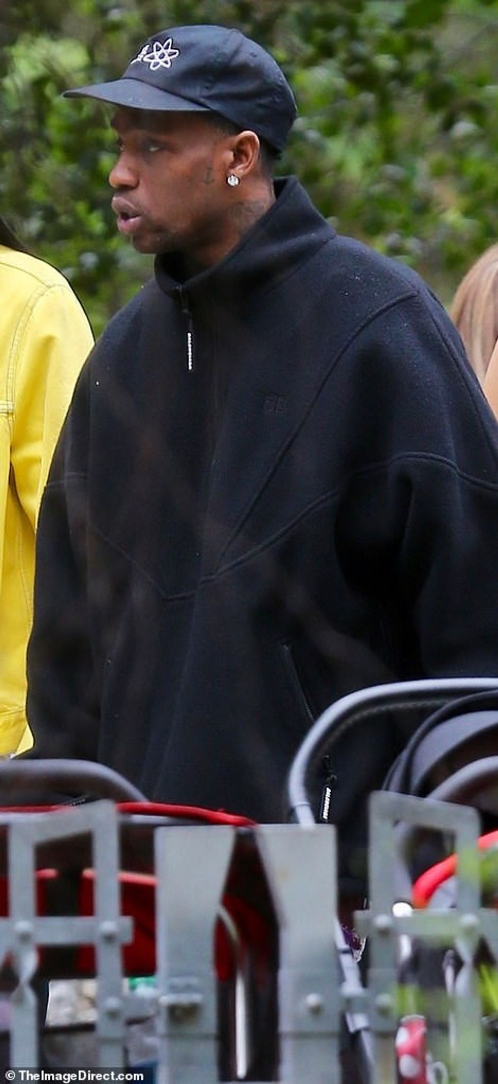 56209473 10684843 Daddy Here the rapper is seen in a black top a 113 1649091362151