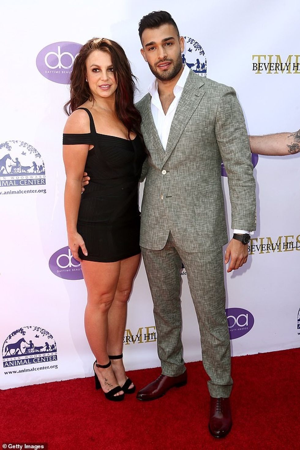 56221285 10685887 Aww Britney s fiance Sam Asghari showed his support for the book a 4 1649147865406