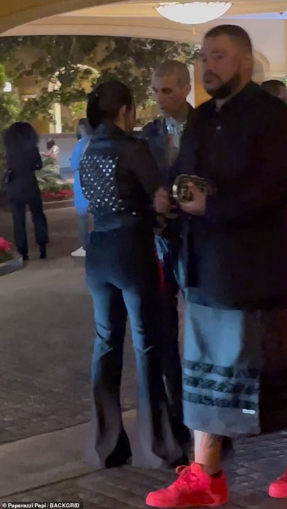 56221555 10688125 Perfectly coiffed The reality star s raven tresses perfectly mat a 39 1649168982861