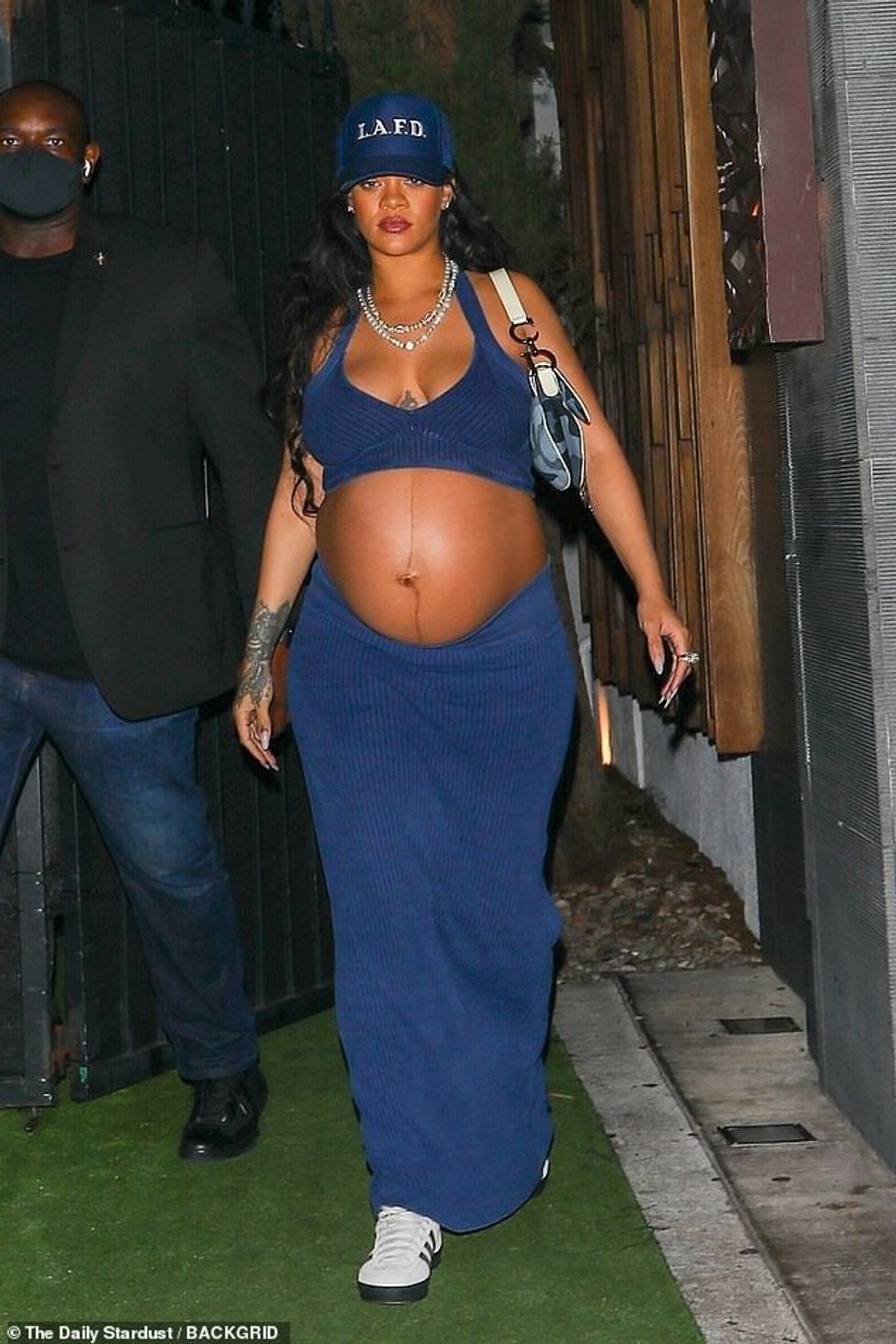 56321193 10694795 image a 104 1649311491822