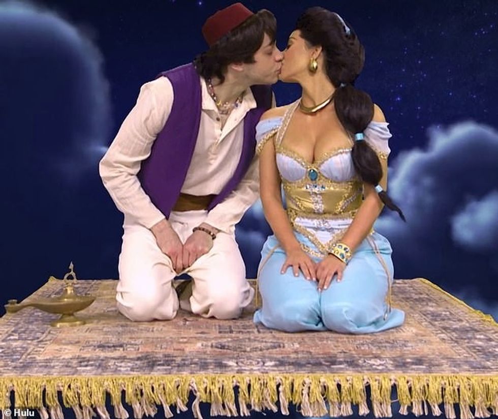 56412537 10702915 Origin story Their relationship went public after she made her h m 5 1649519919623