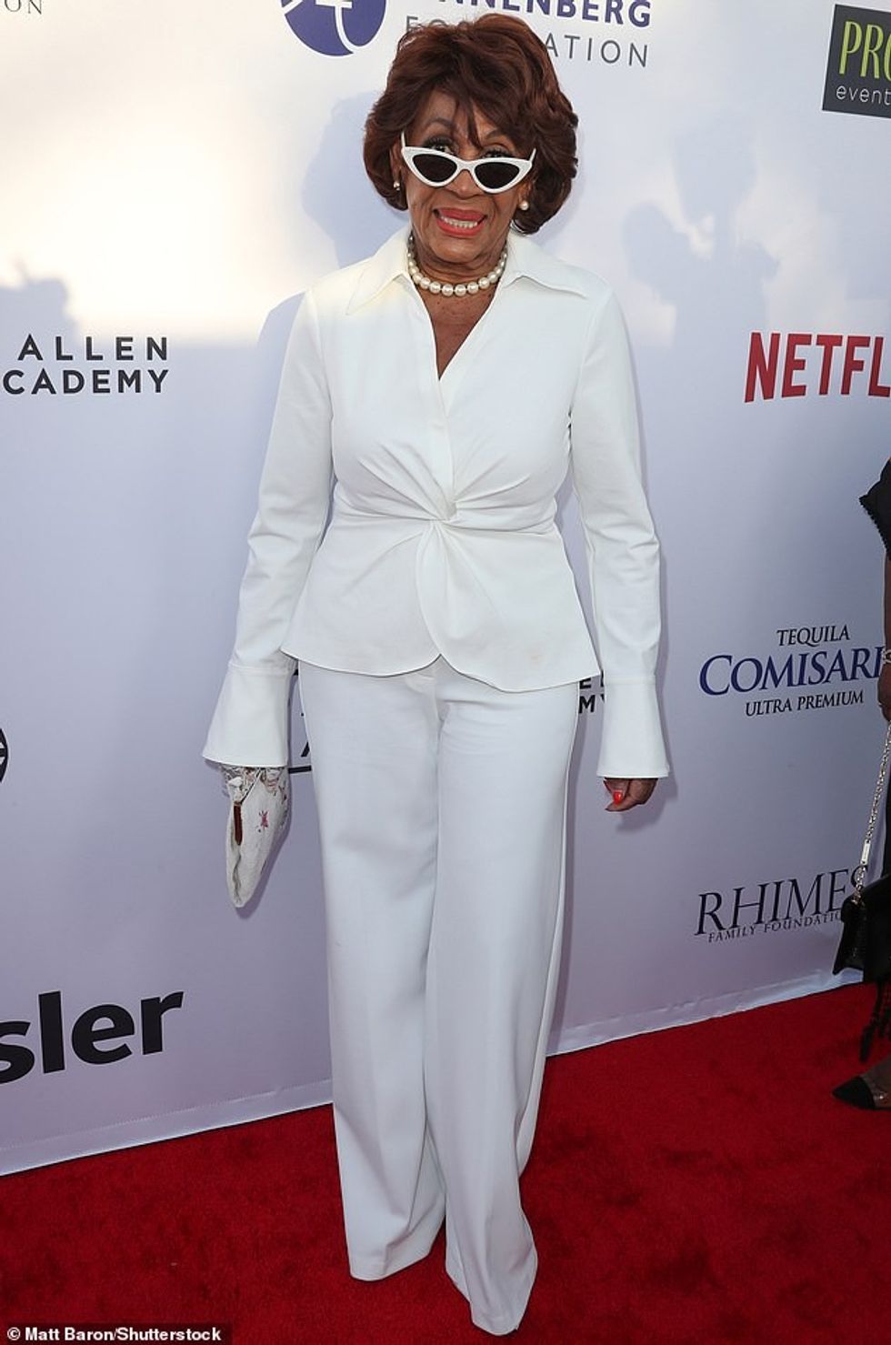 56426305 10704181 Power suit Congresswoman Maxine Waters looked regal in all white m 21 1649564817082