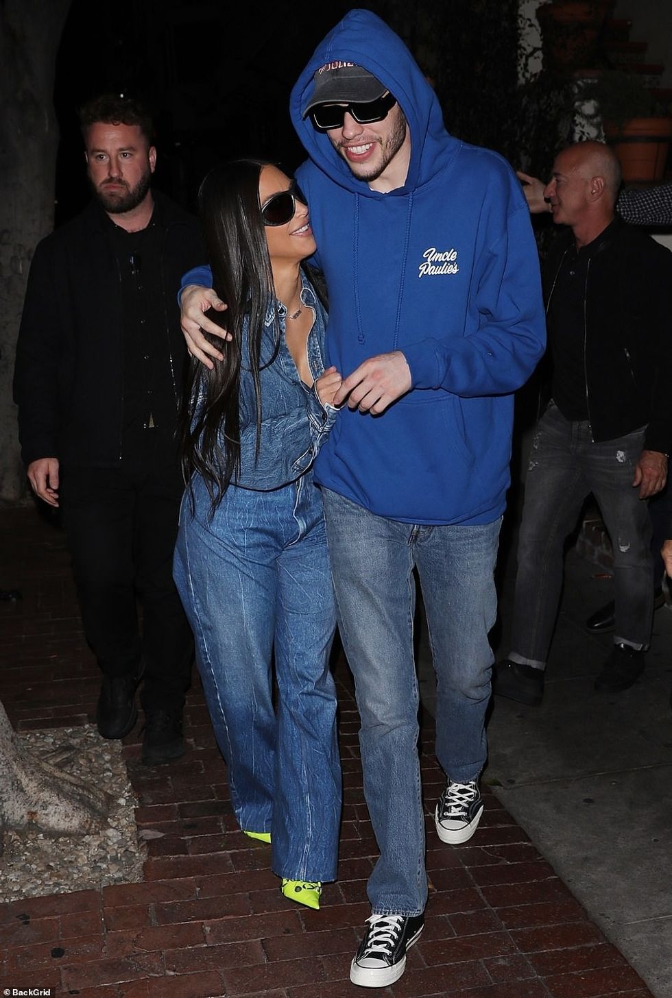 56521231 10711675 Kim Kardashian and her SNL star beau Pete Davidson were the pict m 39 1649775980962