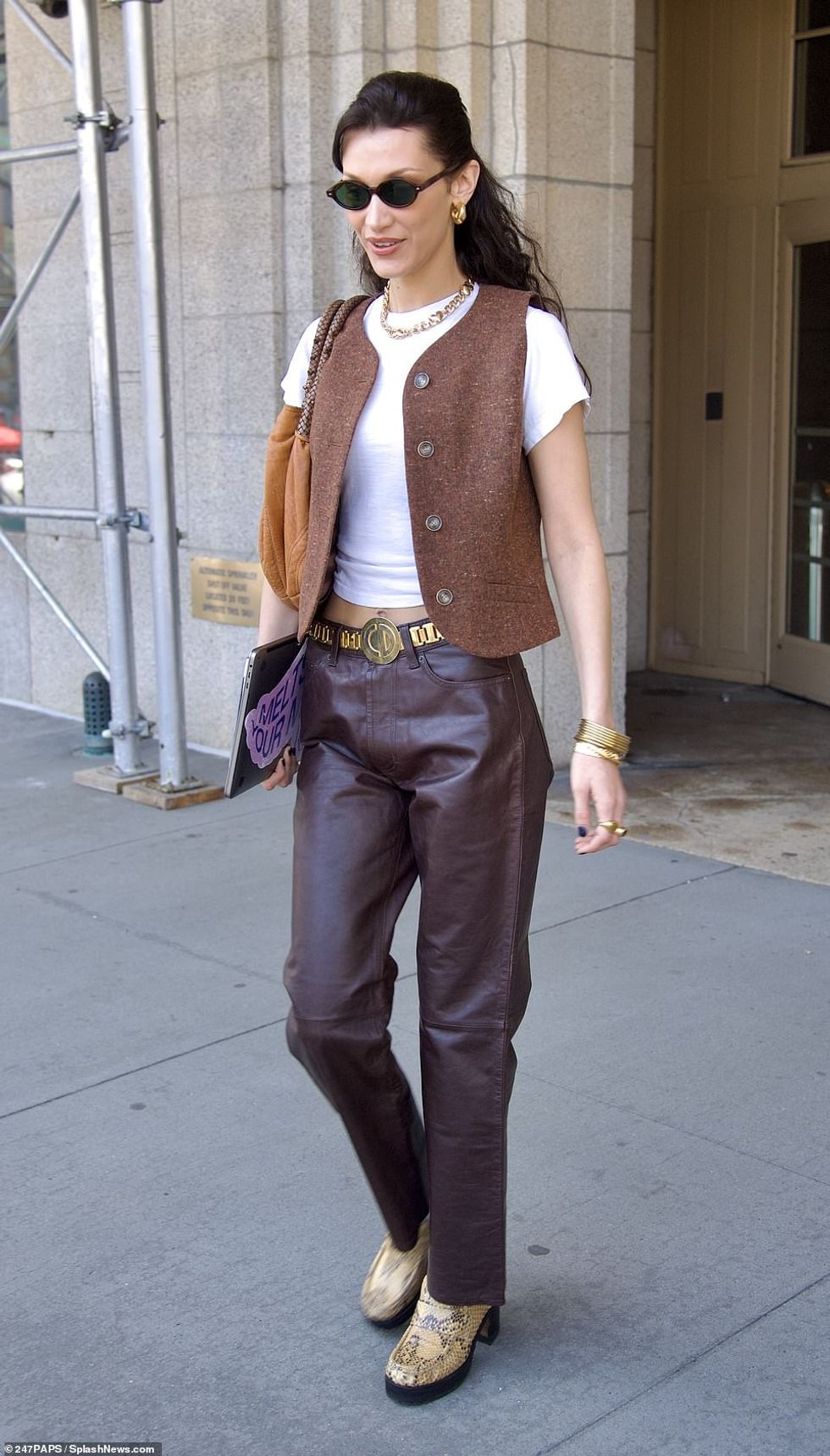 56584063 10716825 Cool girl Hadid who is has been dating art director boyfriend Ma a 54 1649919974198