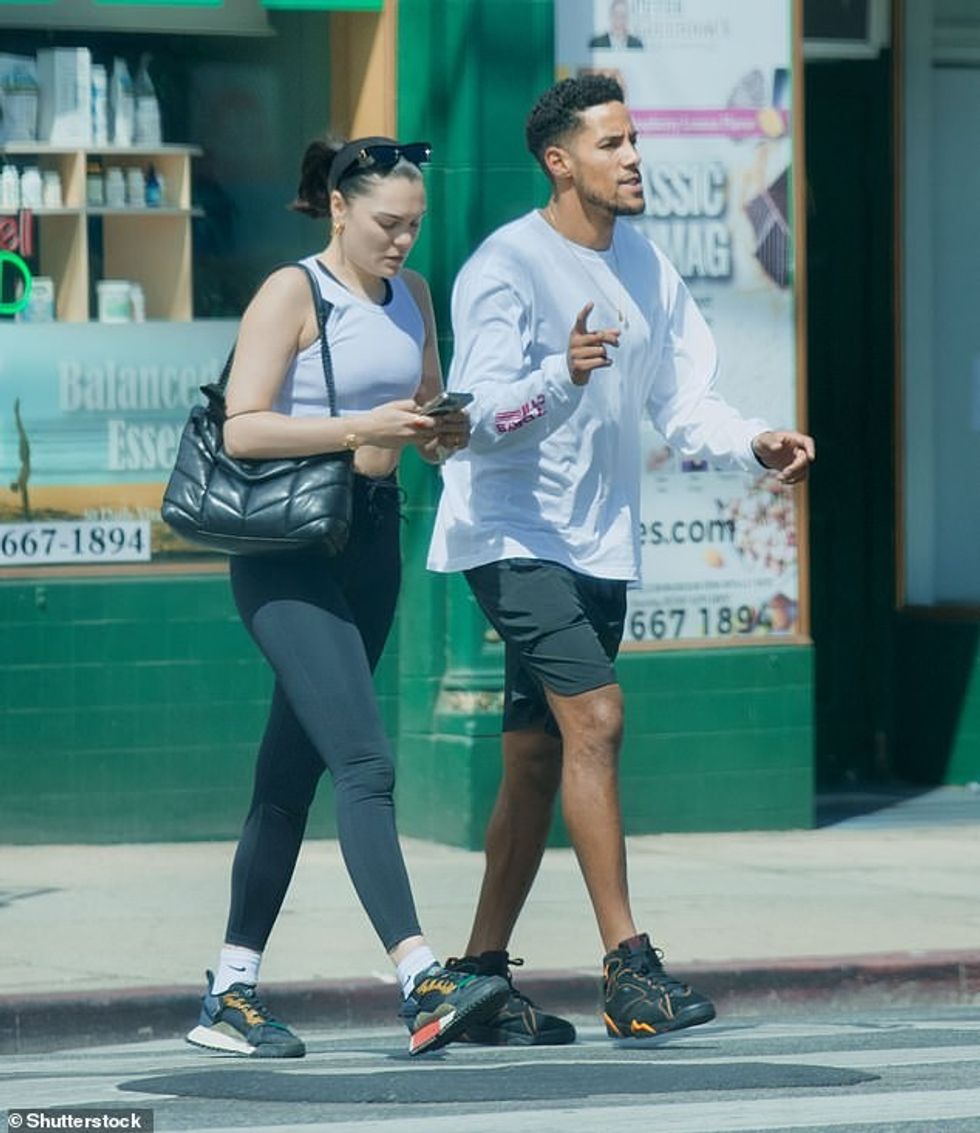 56801575 10732759 Loved up The couple have been wrapped up in romance rumors for a a 2 1650407865407