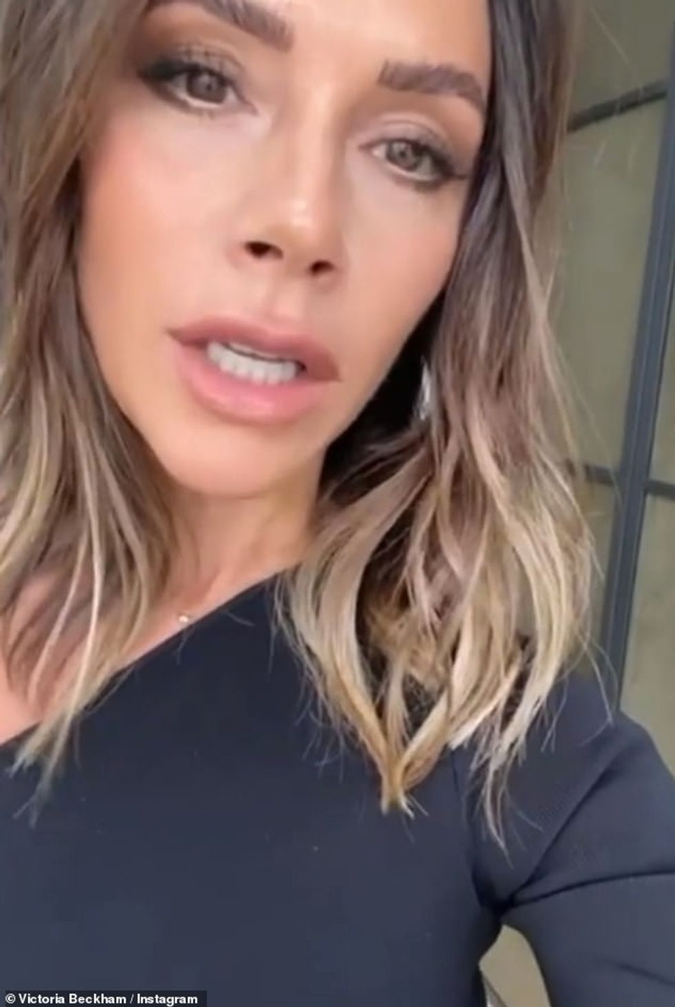 57123467 10760181 Glam Victoria no doubt sporting products from her eponymous beau m 9 1651083559530