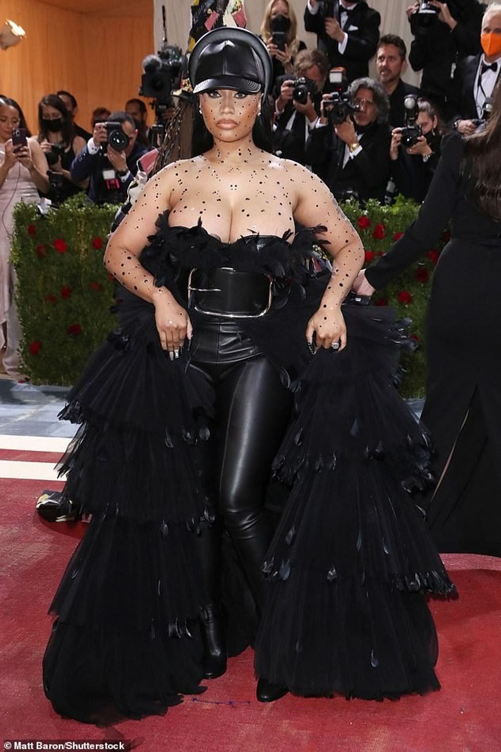 57330321 10776999 Making a statement Nicki Minaj arrived to the Met Gala on Monday a 158 1651550299615