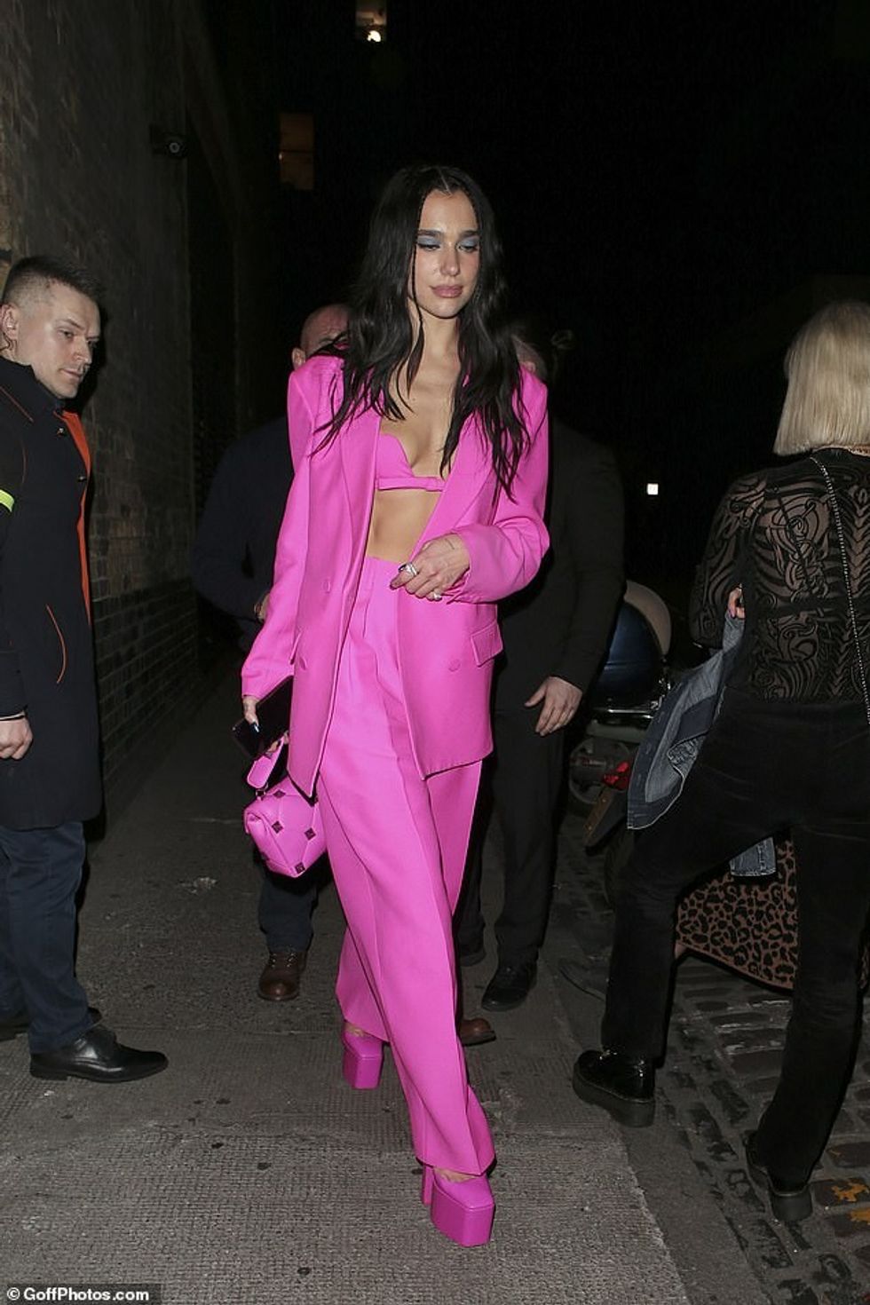 57385953 0 image a 11 1651650849029