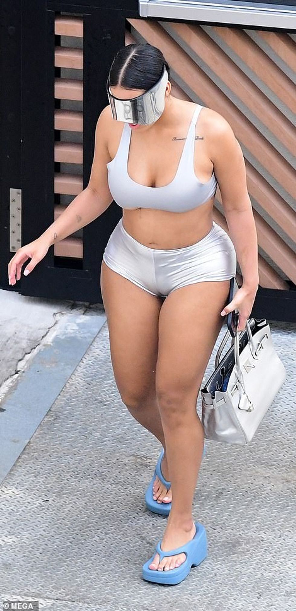 57843043 10818527 Walking around Jones walked around on tall platform sandals with m 4 1652644342550