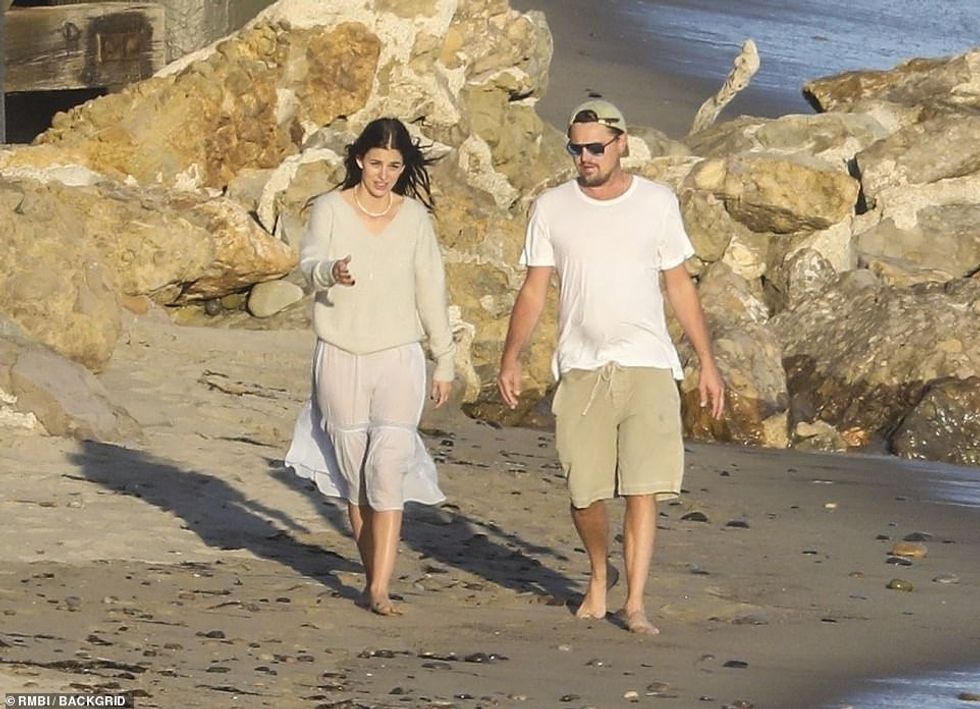 57894165 10822945 Cozy Camila mirrored Leo s muted earth tones with a cozy beige V a 26 1652741567957