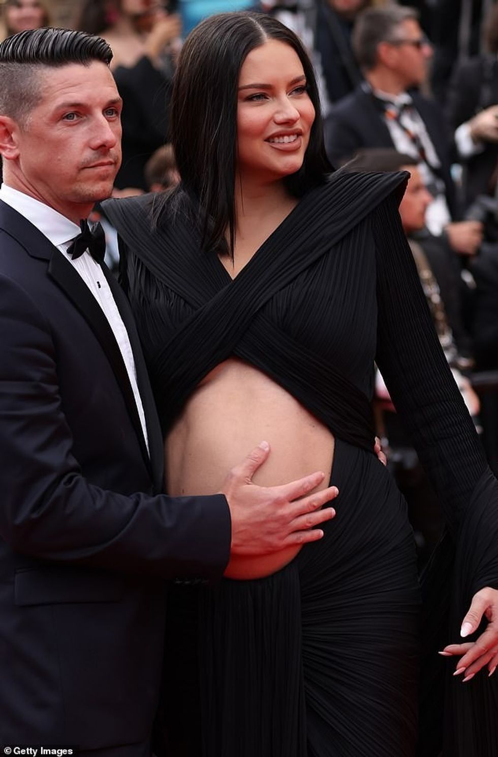 57987643 10830579 Daddy Movie producer Anders cradled his partners bump as they po a 87 1652905497891