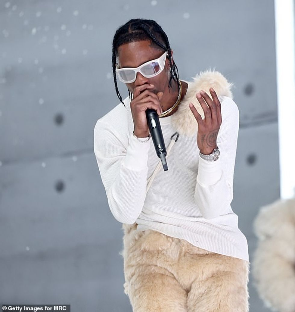 58002593 10847249 Scott earlier this month performed on TV for the first time sinc m 37 1653349780495 1