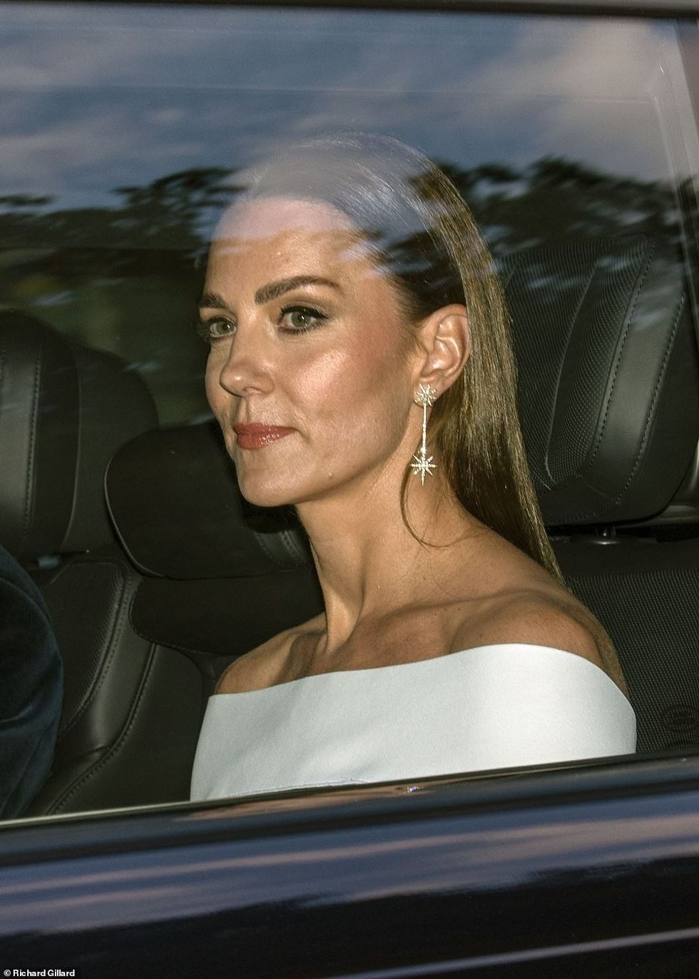 58036095 10834371 The Duchess of Cambridge channelled her inner Hollywood starlet a 63 1652997435644