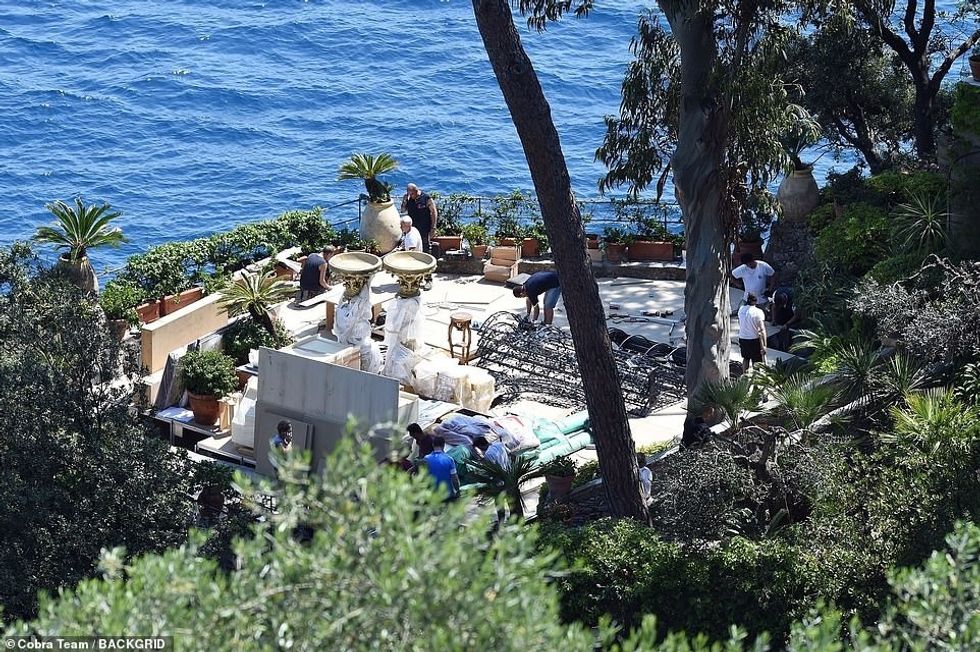 58078529 10840579 Wedding ready According to TMZ Kourtney and Travis have rented t a 35 1653214711741