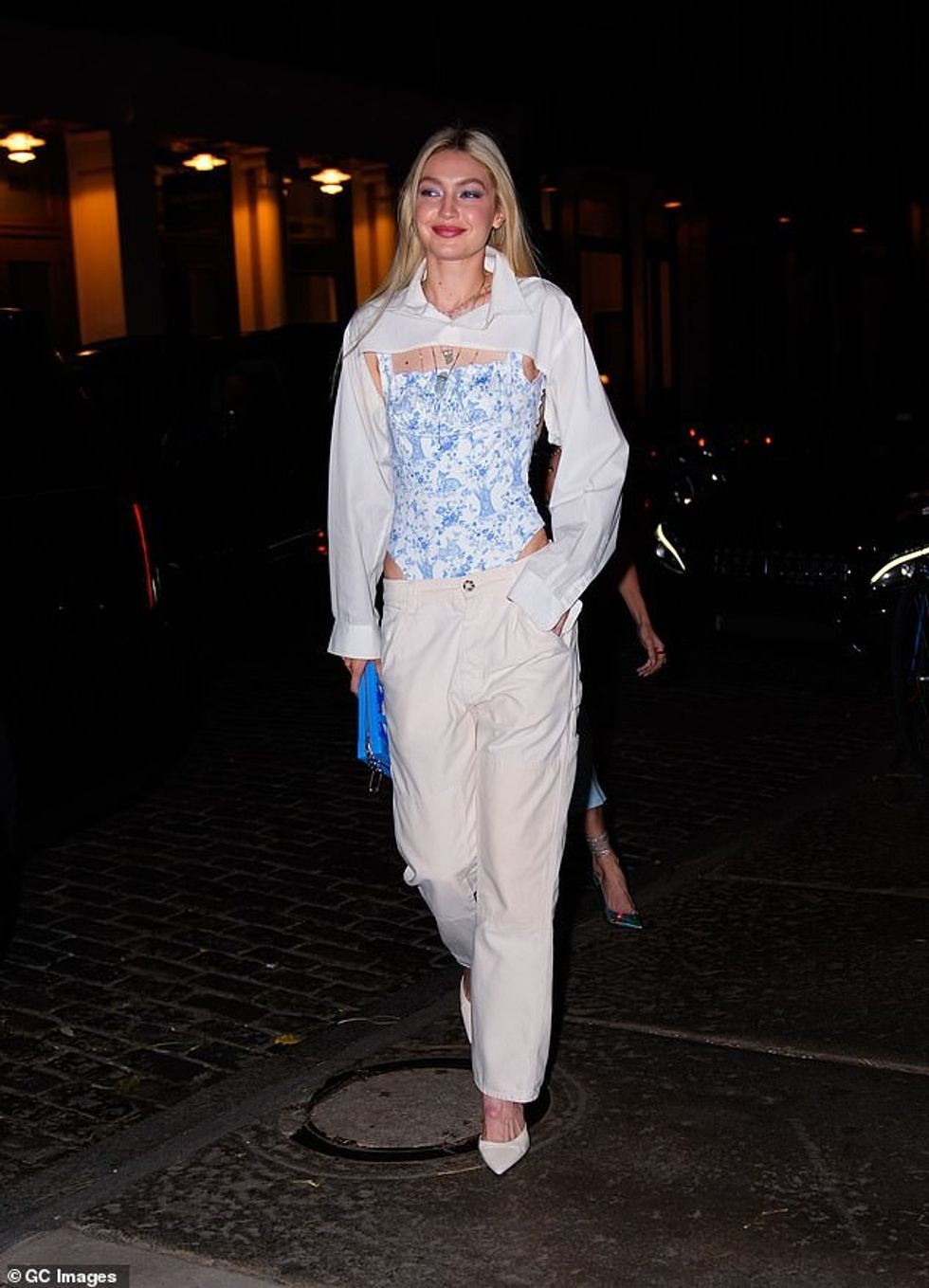 58199339 10847795 Glamorous As she prepared to promote her latest business endeavo a 74 1653360146048