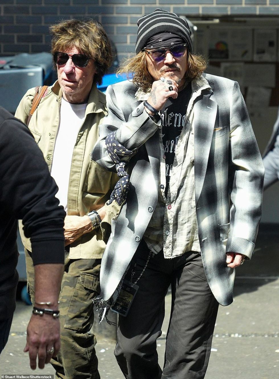 58645943 10883659 He will play with Beck left at the Glasgow Royal Concert Hall on a 151 1654303529949