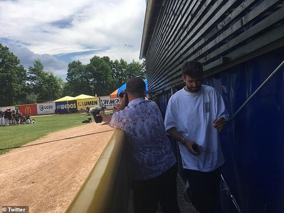 58759393 10890663 Parents But despite the announcement the estranged couple spent a 58 1654549299427