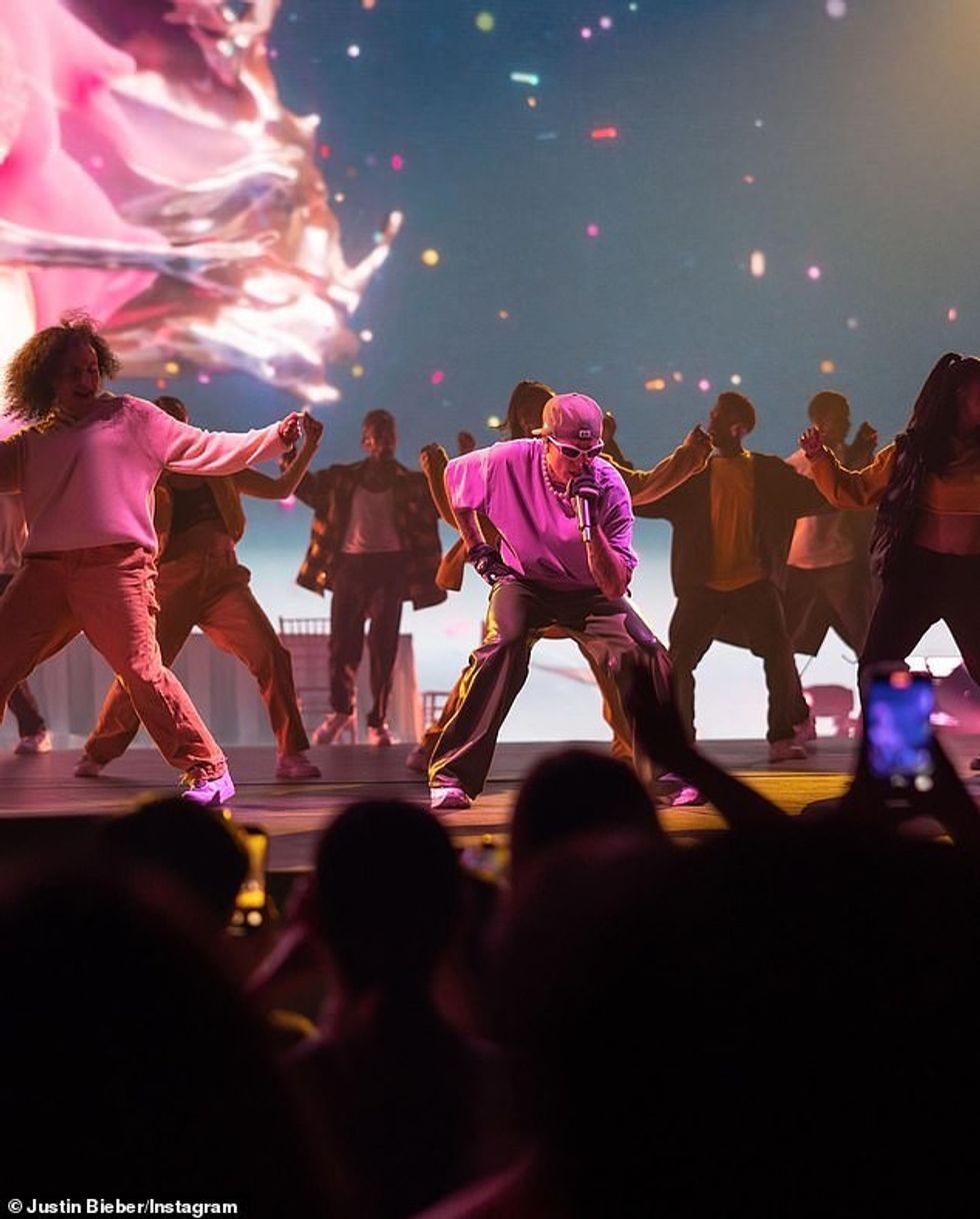 58798049 10893843 130 date Justice World Tour a 103 1654624253721