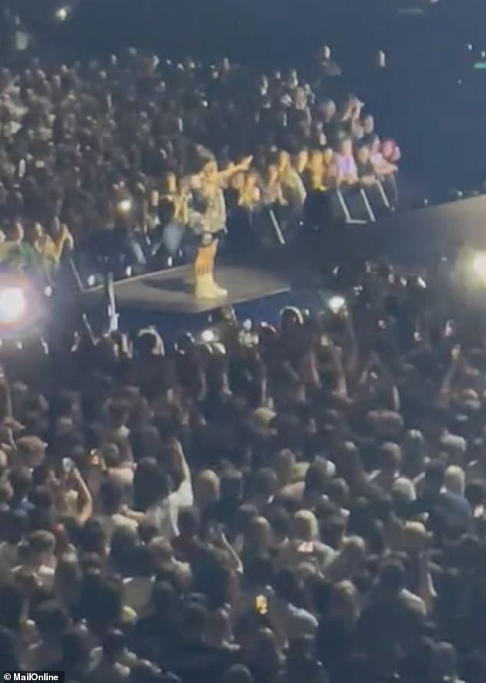 58972163 10908429 Billie Eilish also was heard telling concert goers Take a step b a 52 1655022445692