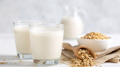 2021/03/oat-milk-benefits.jpg