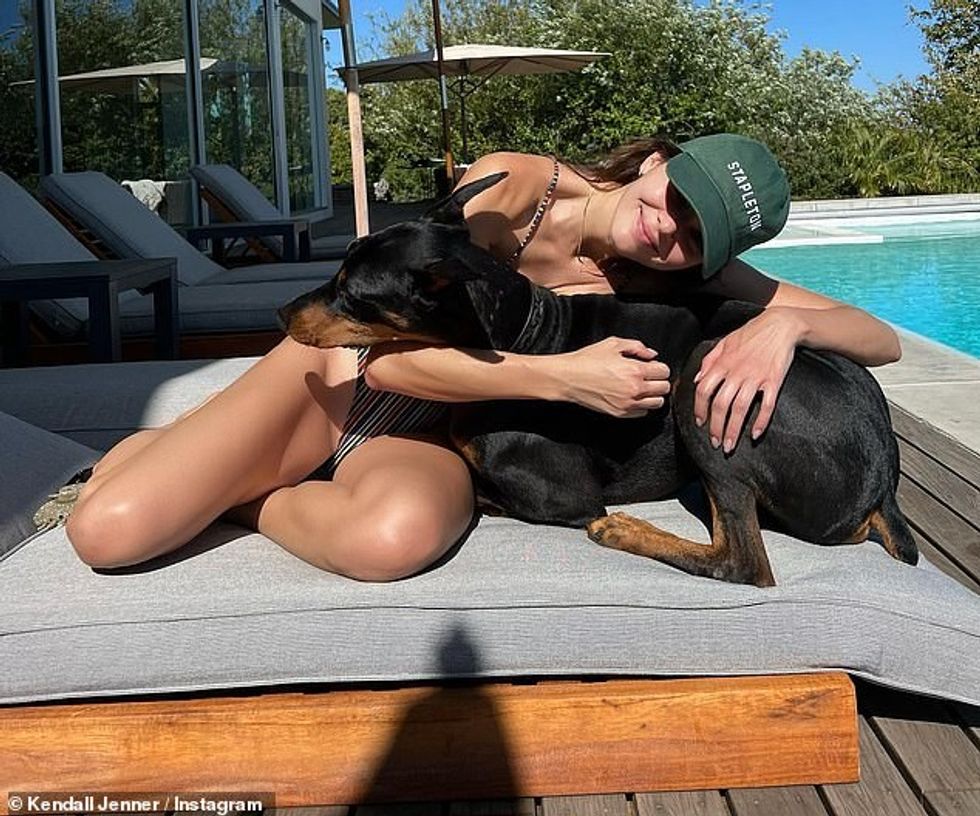 59318077 0 image m 4 1655773190990