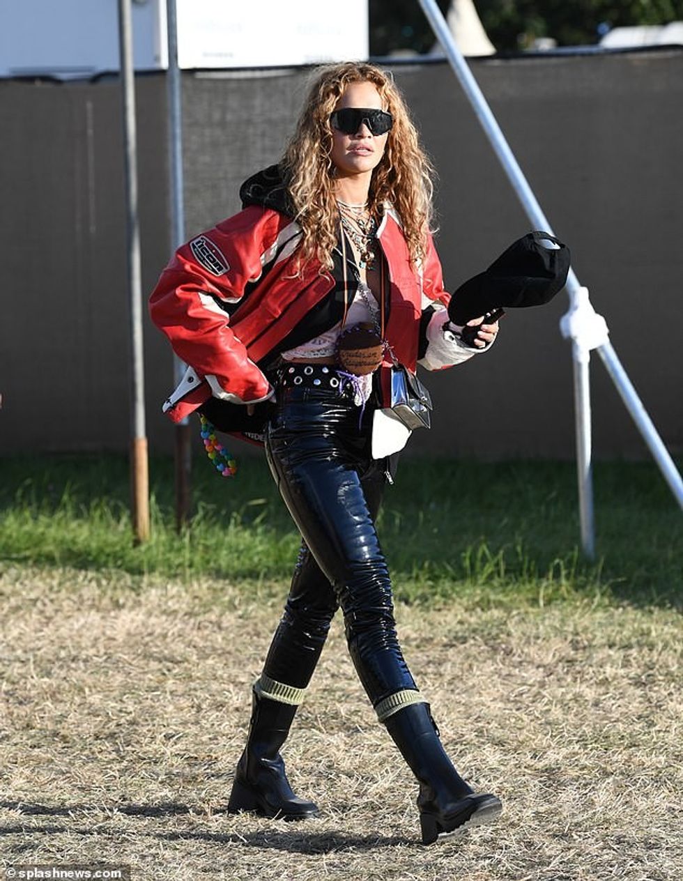 59544831 10954743 Chilly She soon wrapped up in a red pilot s bomber jacket amid t a 1 1656262279797