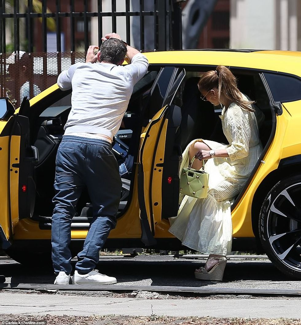 59564705 10955661 Shopping Samuel was in the driver s seat with the door open Affl a 21 1656321995102