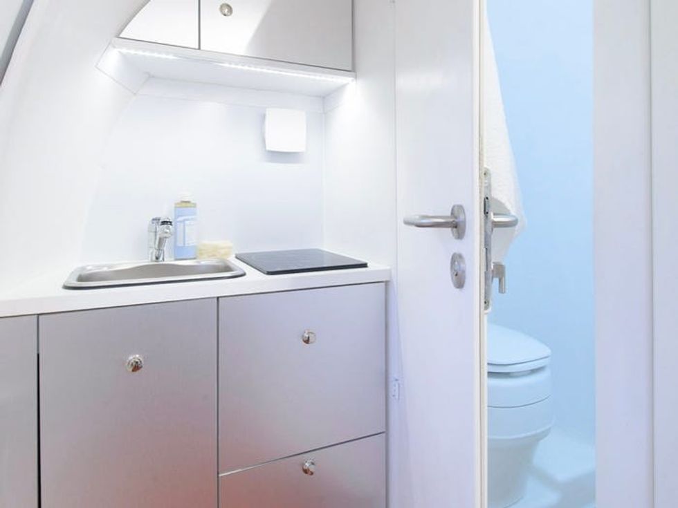 5eeb9d58aee6a873ca55fc22